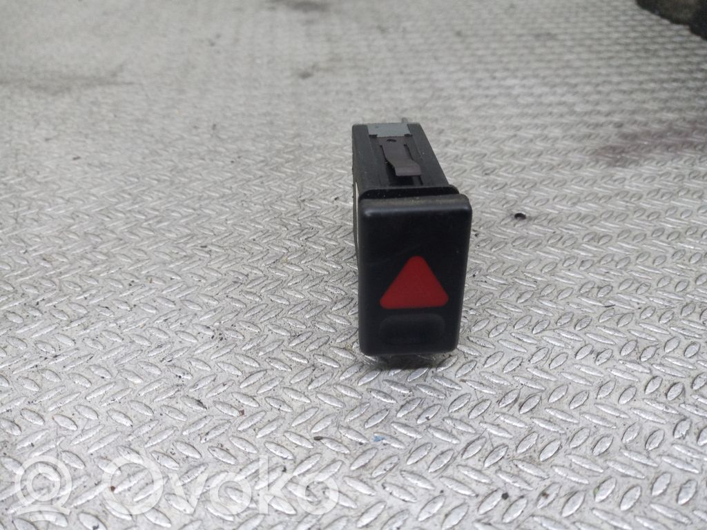 Hazard light switch   7M5953235A
