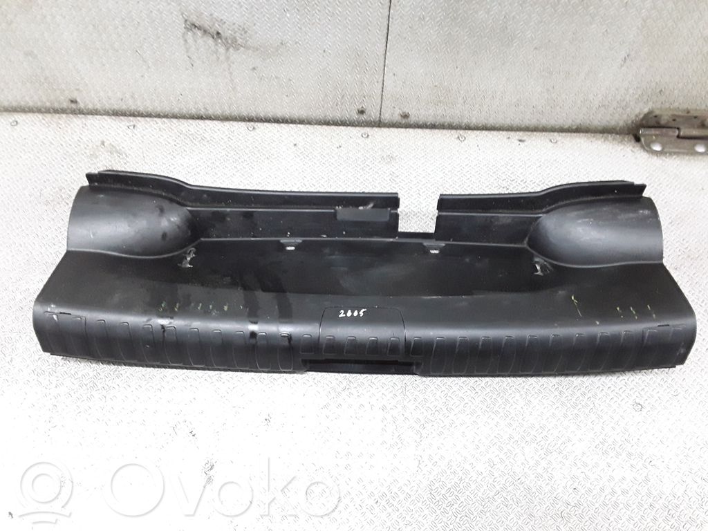 BMW 1 E81 E87 Tavaratilan kynnyksen suoja 