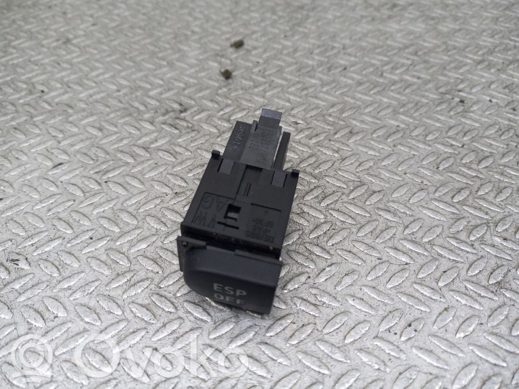 Bouton interrupteur programme de stabilité ESP   5P0927117A