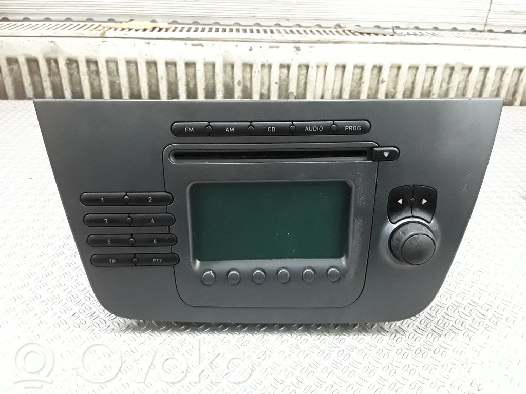 Panel / Radioodtwarzacz CD/DVD/GPS   8631178415