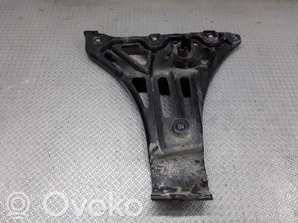 BMW 5 E60 E61 Takapuskurin kannake 