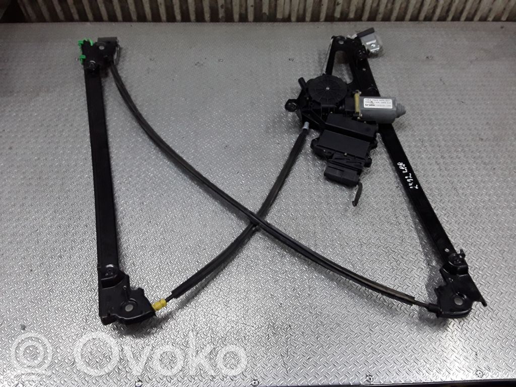 Mécanisme de lève-vitre avec moteur   7M3959801