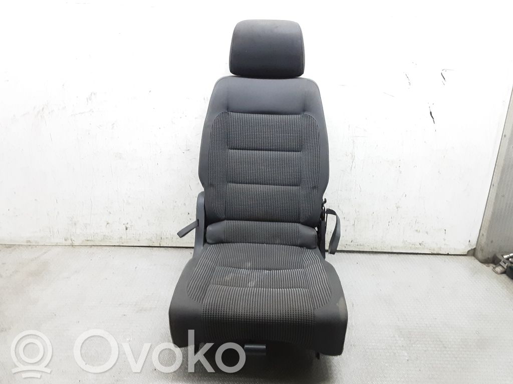 Asiento trasero   1T0883065D
