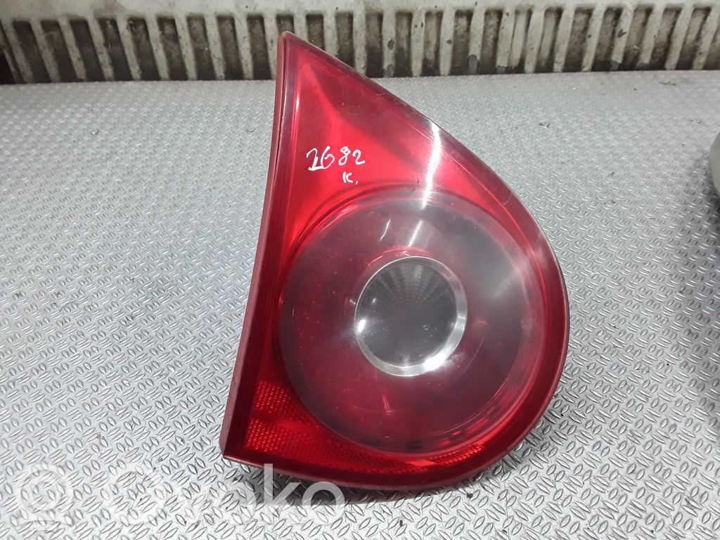 Volkswagen Golf V Lampy tylnej klapy bagażnika 