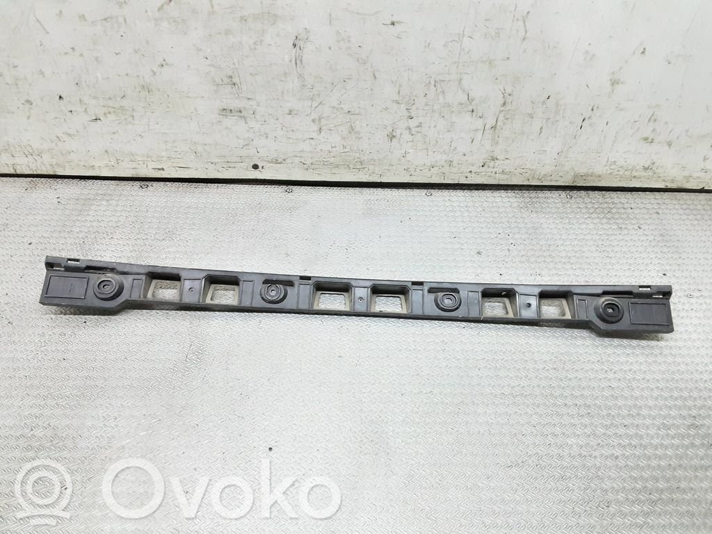 Rear bumper mounting bracket   5M0807863