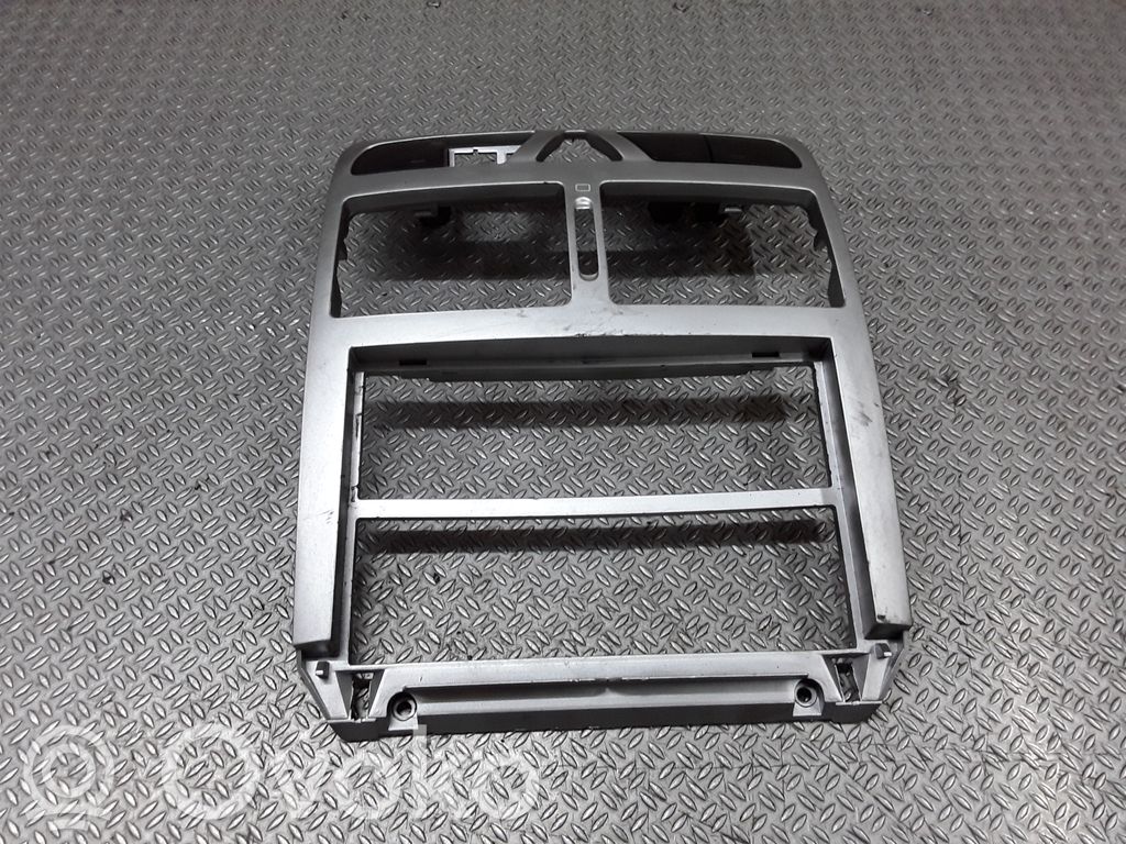 Peugeot 307 Radio/GPS head unit trim 