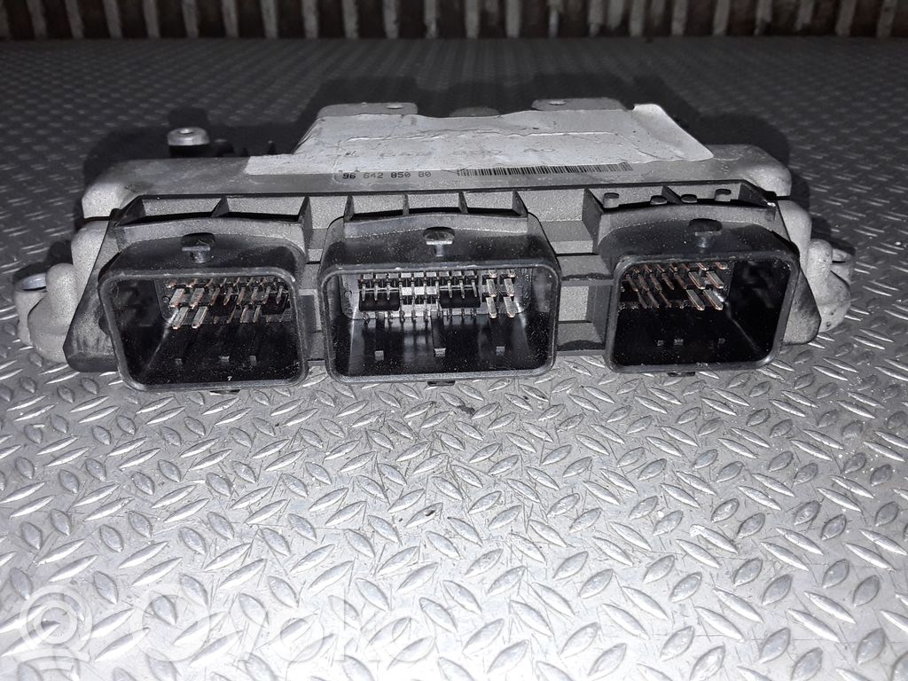 Citroen C4 I Engine control unit/module 