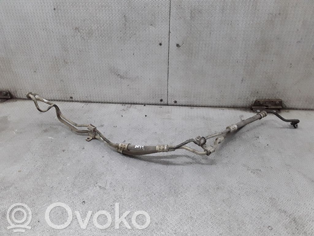 Ohjaustehostimen letkusto