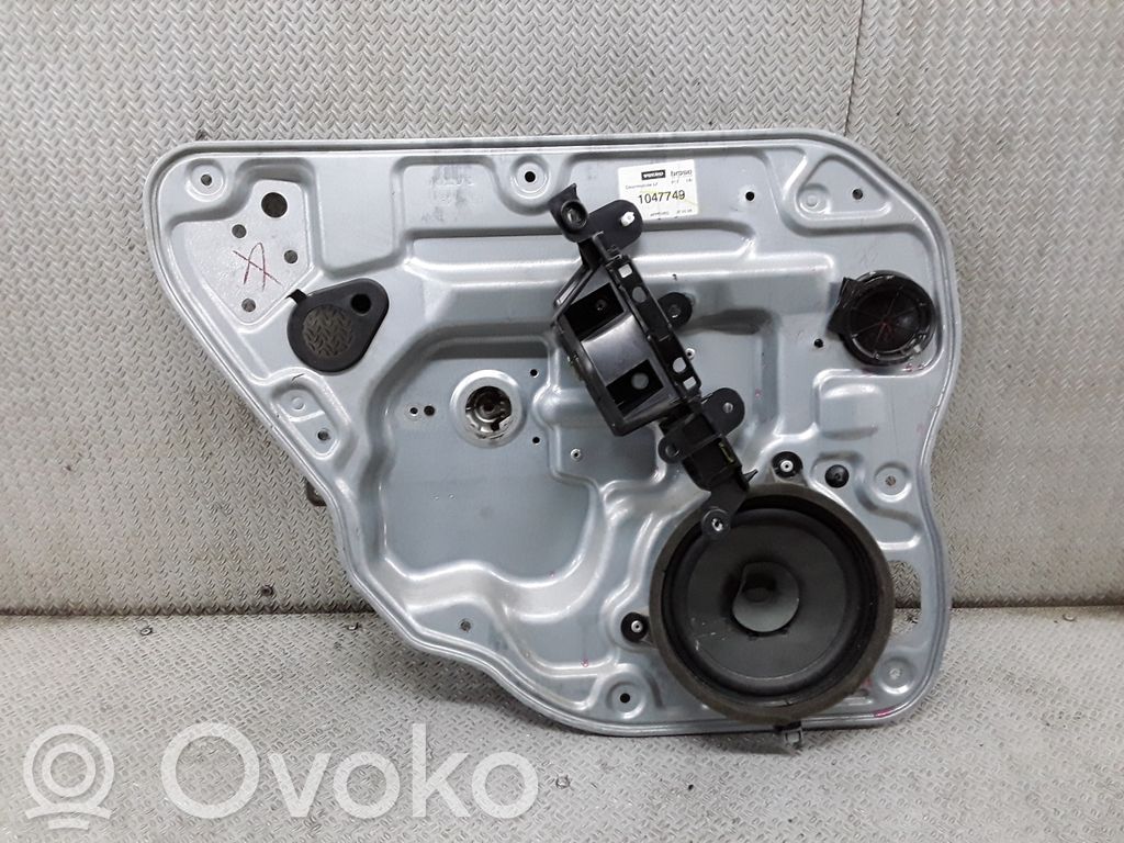 Volvo V50 Mecanismo para subir la puerta trasera sin motor 