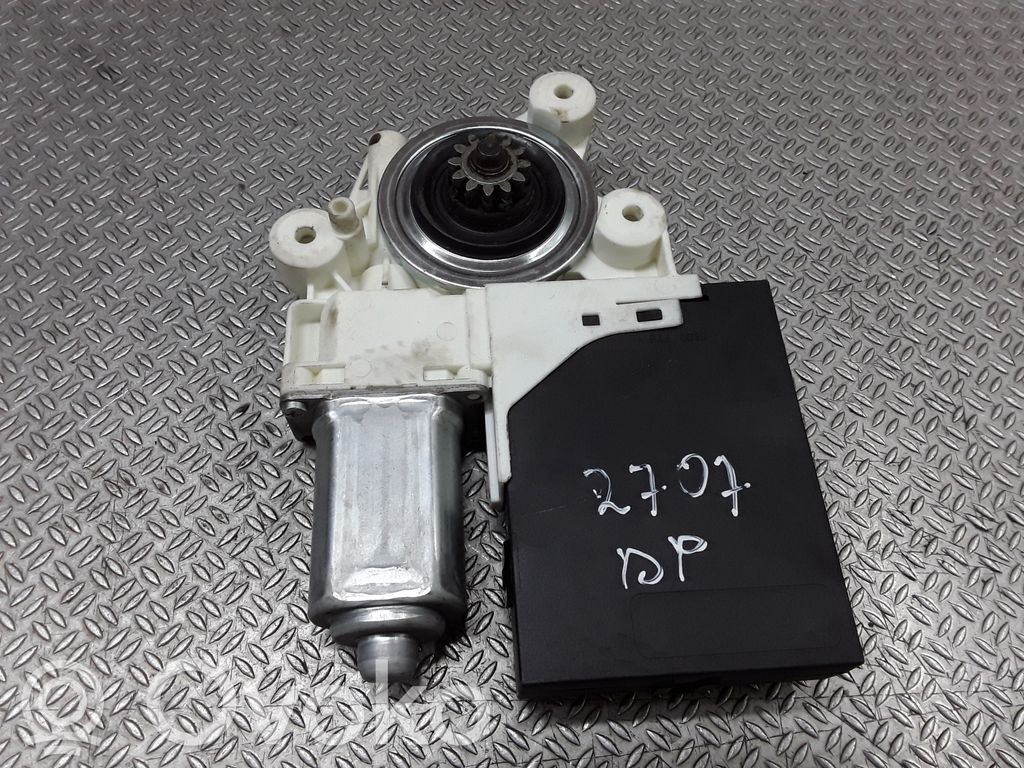 Volvo V50 Priekšpusē loga pacēlāja motoriņš 