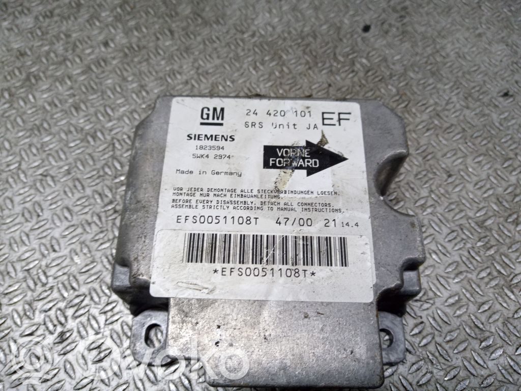 Opel Omega B2 Airbag control unit/module 