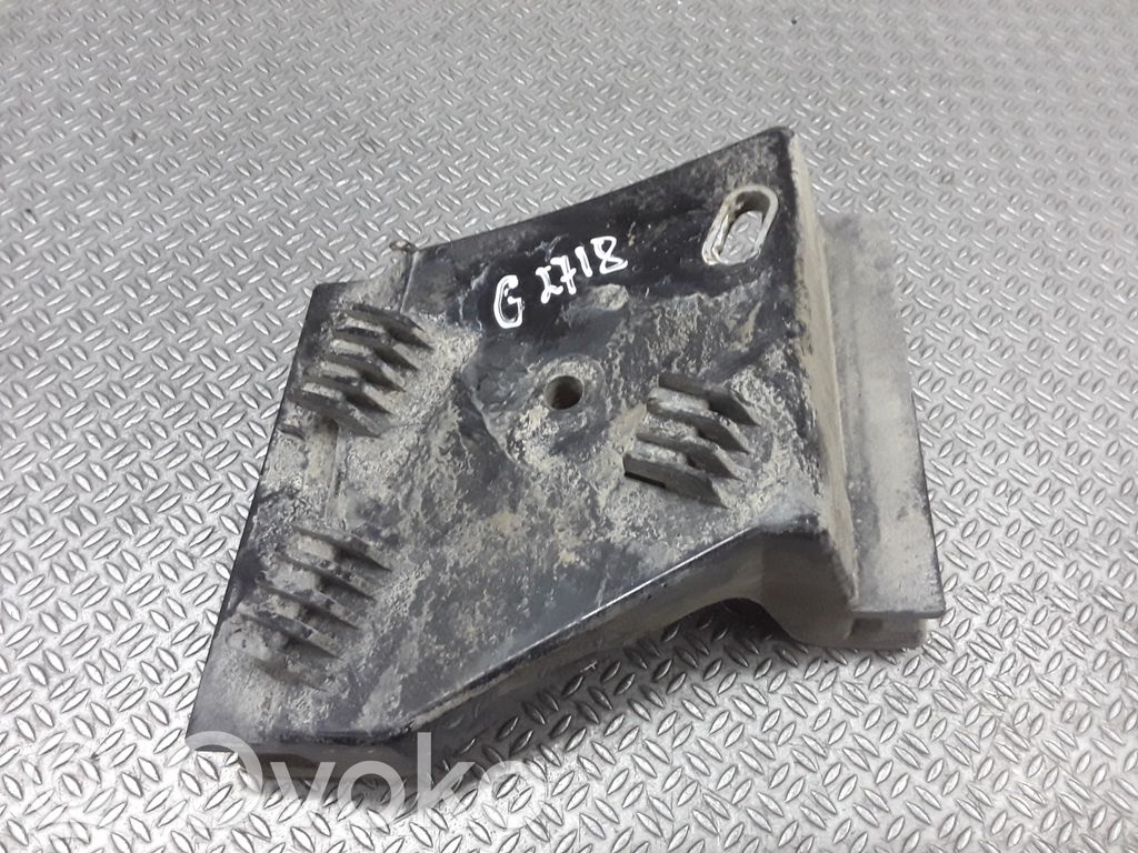 Audi A8 S8 D2 4D Rear bumper mounting bracket 