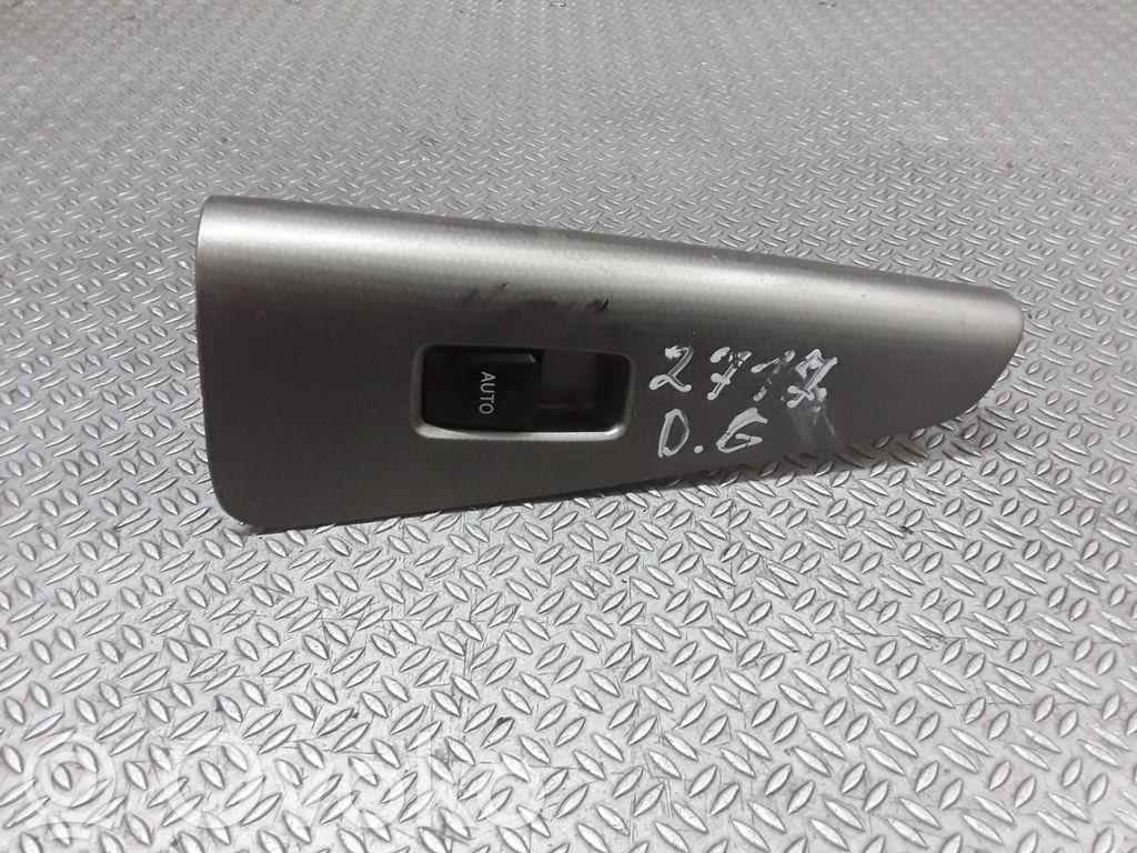 Toyota Corolla Verso E121 Electric window control switch 