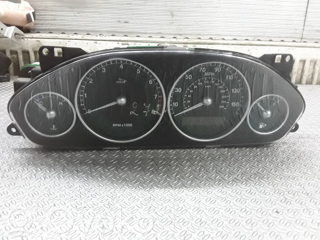 Speedometer (instrument cluster)   1X4F10B885AB