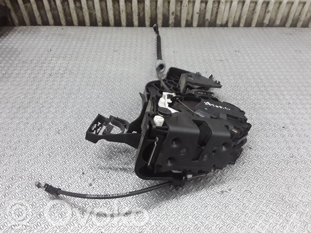 Rear door lock   30663957