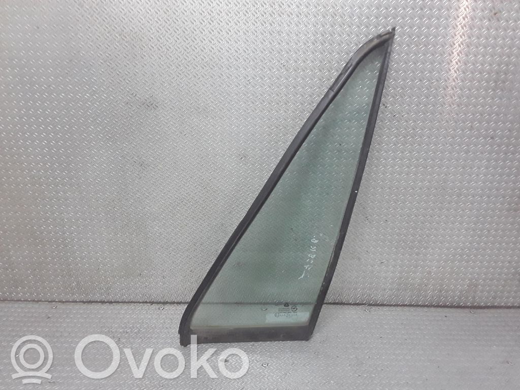 Front triangle window/glass