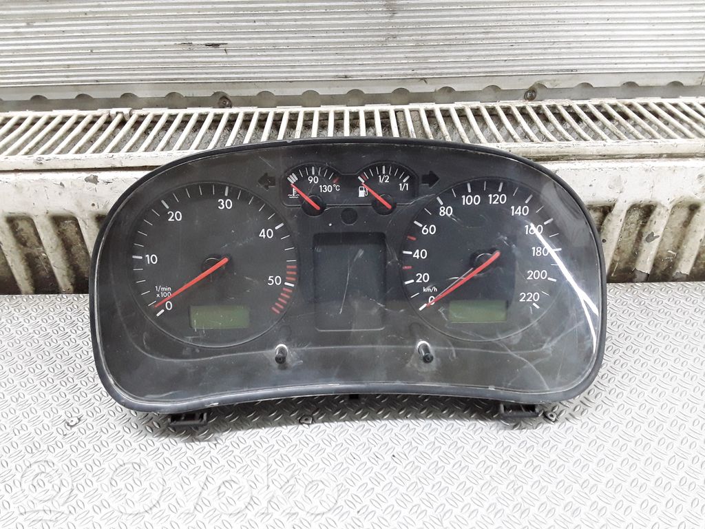 Volkswagen Golf IV Nopeusmittari (mittaristo) 
