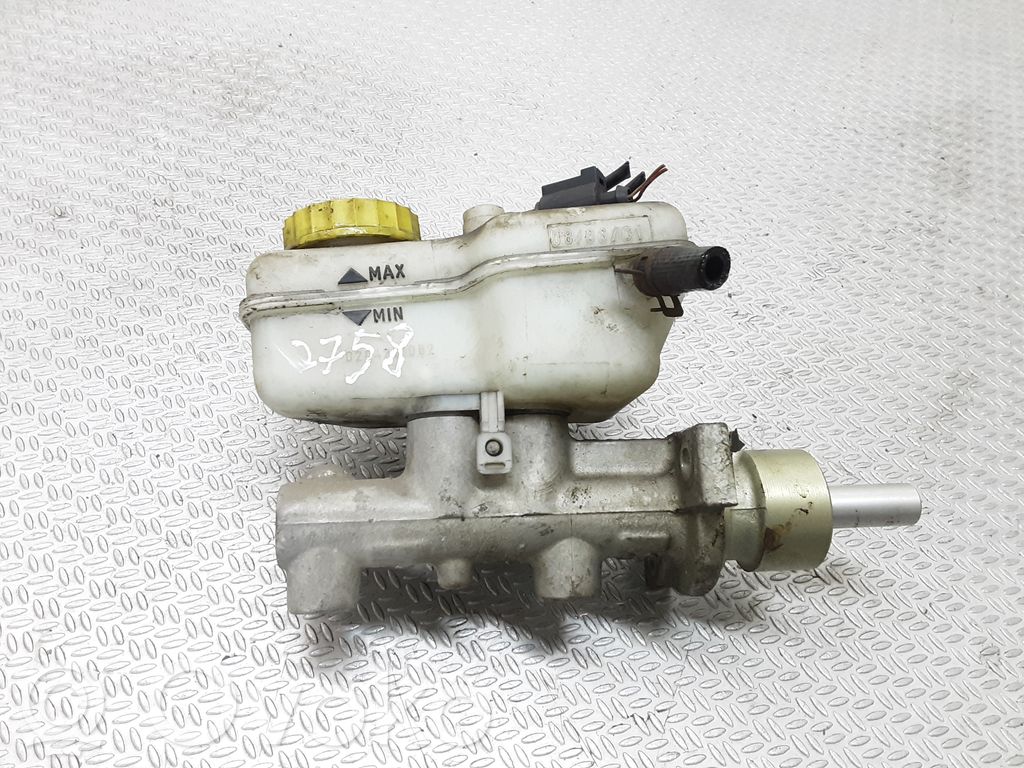 Volkswagen Fox Pääjarrusylinteri 