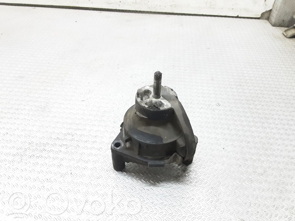 Saab 9-5 Engine mount bracket 