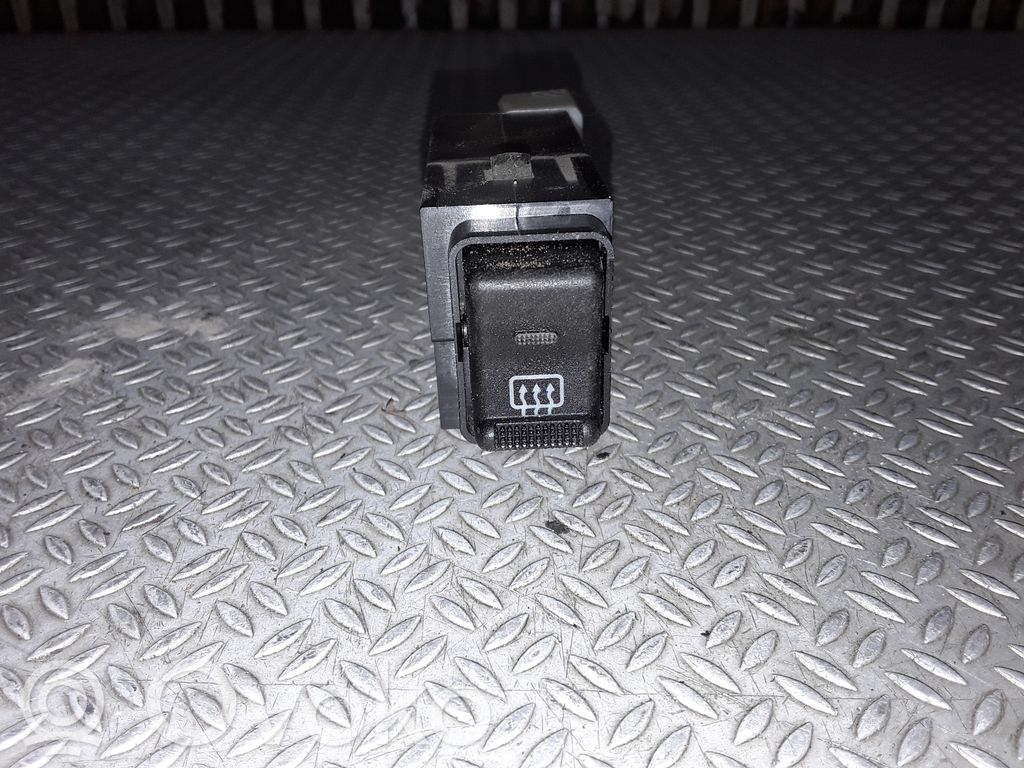 Chrysler PT Cruiser Windscreen/window heater switch 