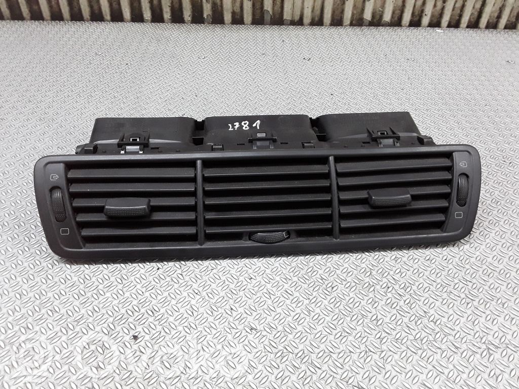 Peugeot 807 Grille d'aération centrale 