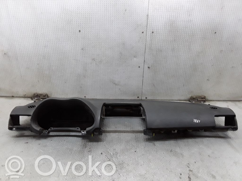 Toyota Avensis T250 Panel de instrumentos 