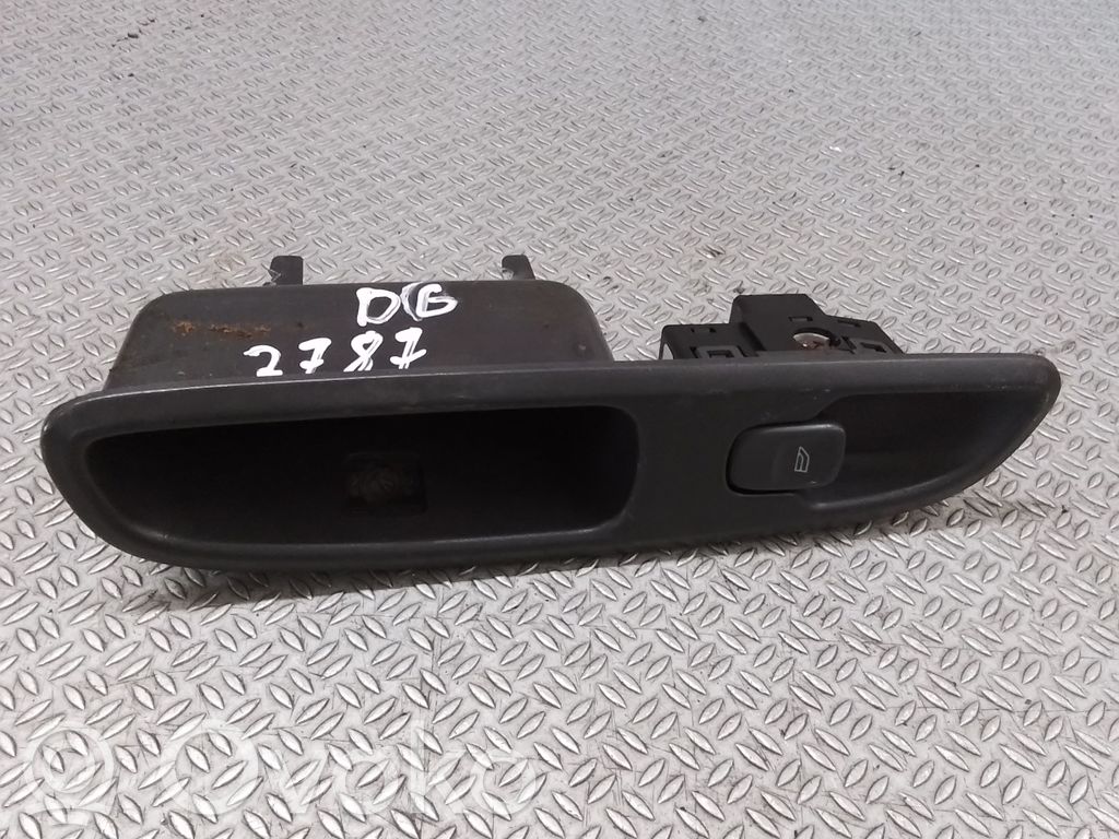 Electric window control switch   9472275