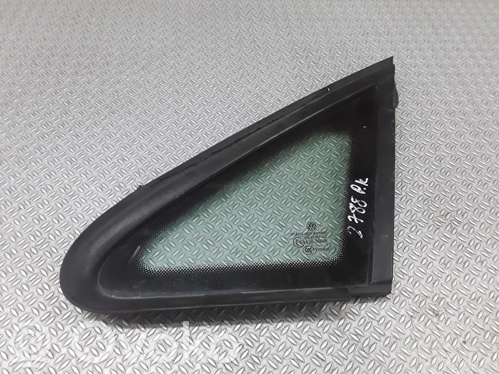 Etukolmioikkuna/-lasi