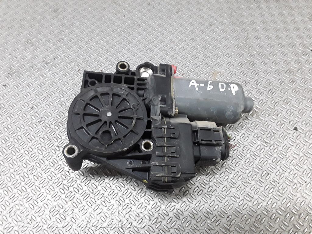 Audi A6 S6 C5 4B Silnik regulatora szyby drzwi przednich 