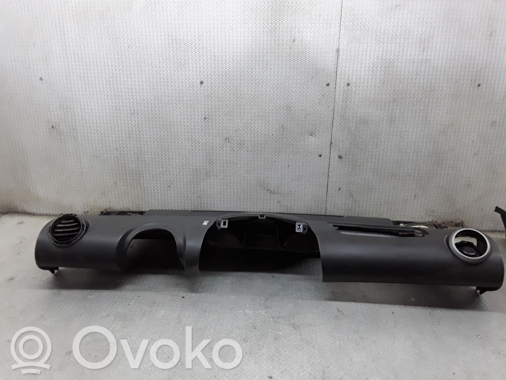 Toyota Aygo AB10 Panelė 