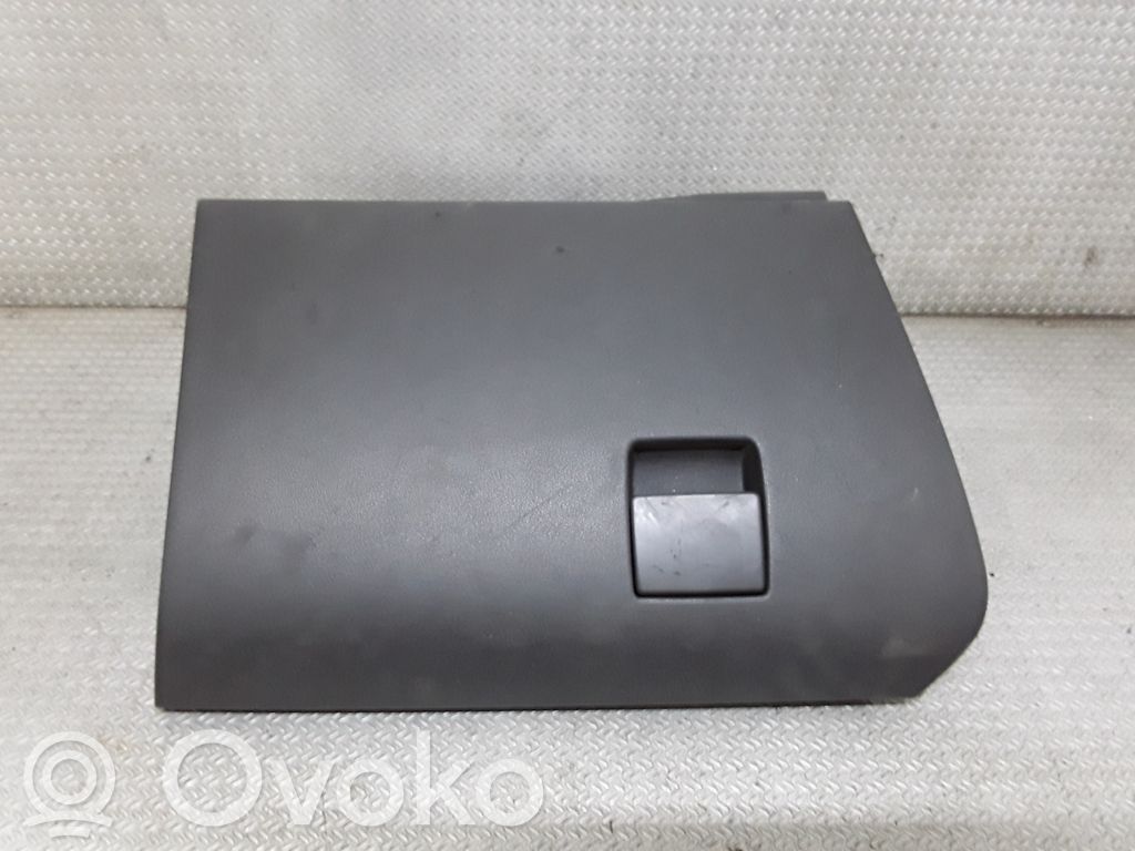 Opel Astra H Daiktadėžės (bordačioko) komplektas 