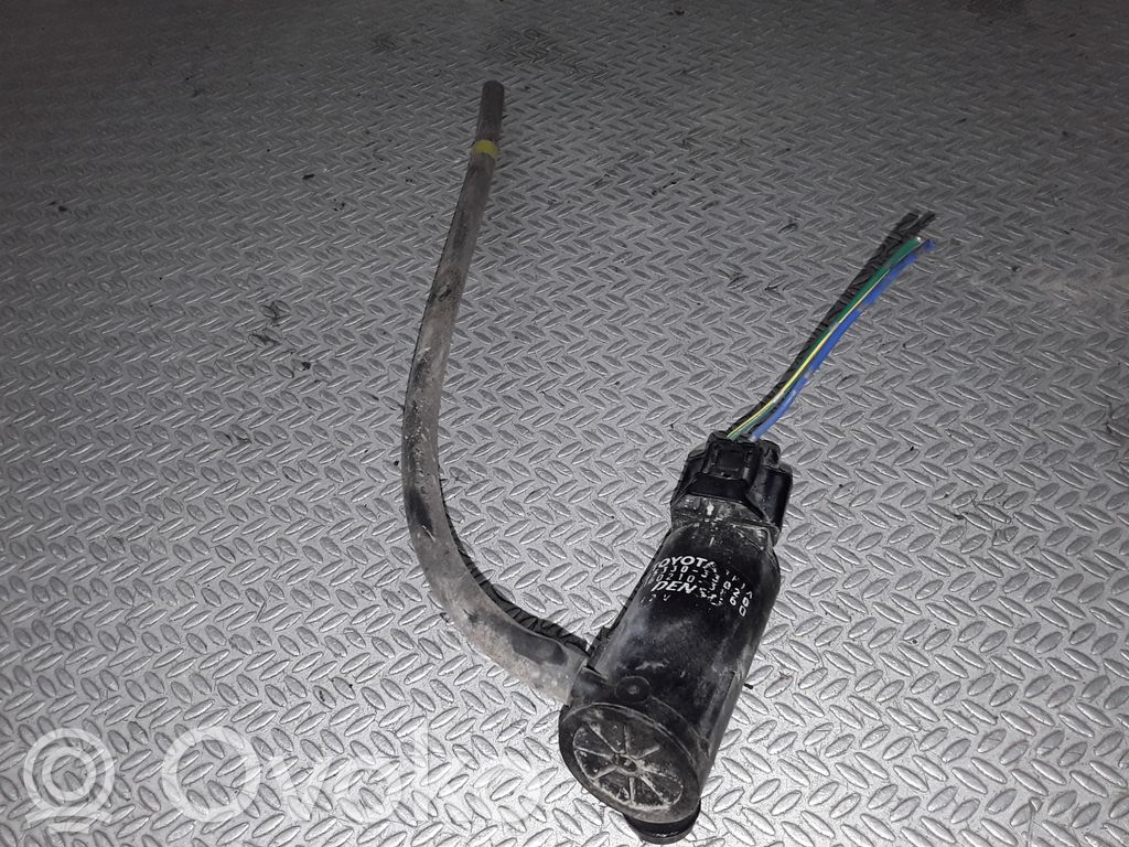 Toyota Avensis Verso Pompa spryskiwacza szyby przedniej / czołowej 