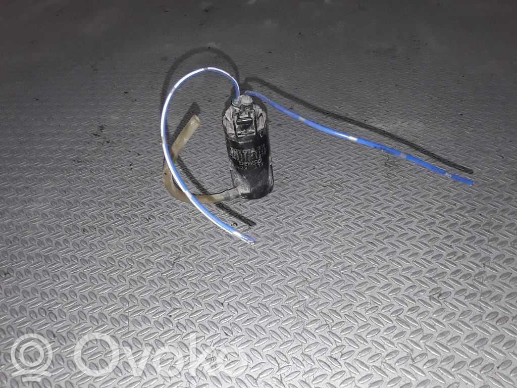 Toyota Avensis Verso Pompa spryskiwacza szyby przedniej / czołowej 