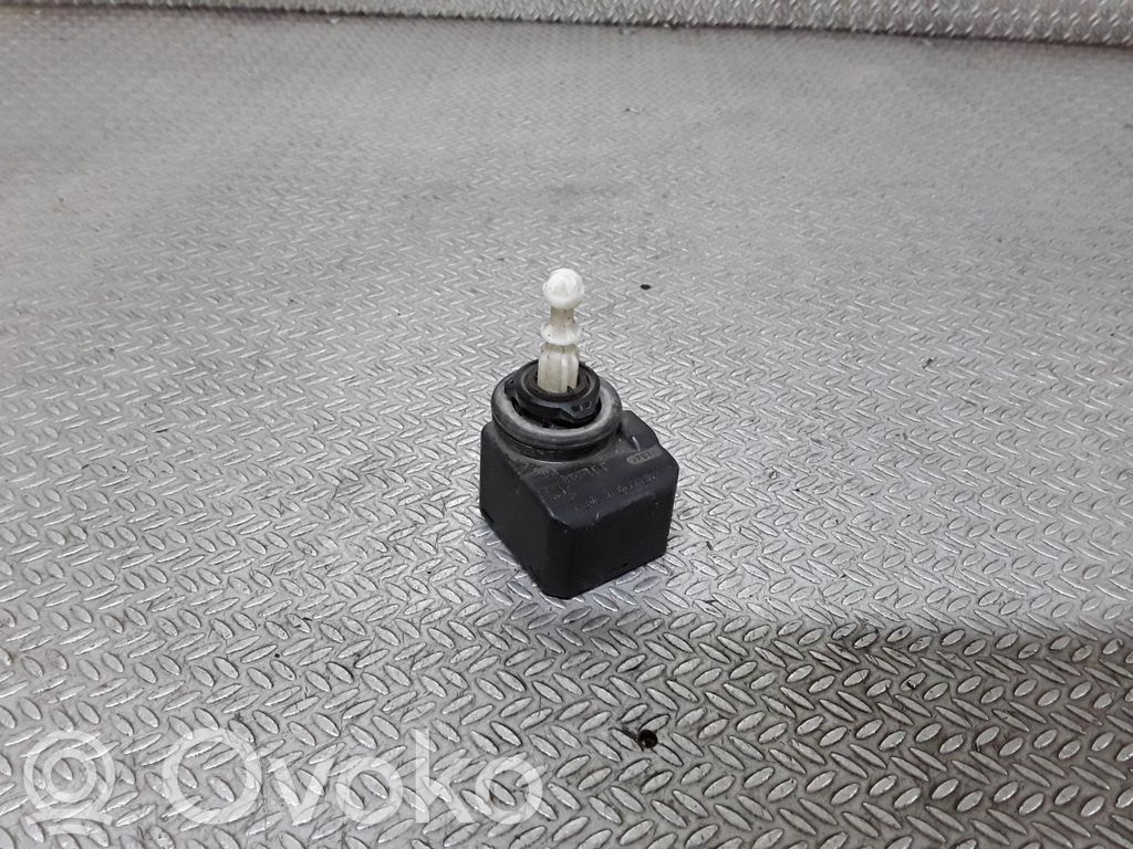 Opel Zafira B Motorino di regolazione assetto fari 