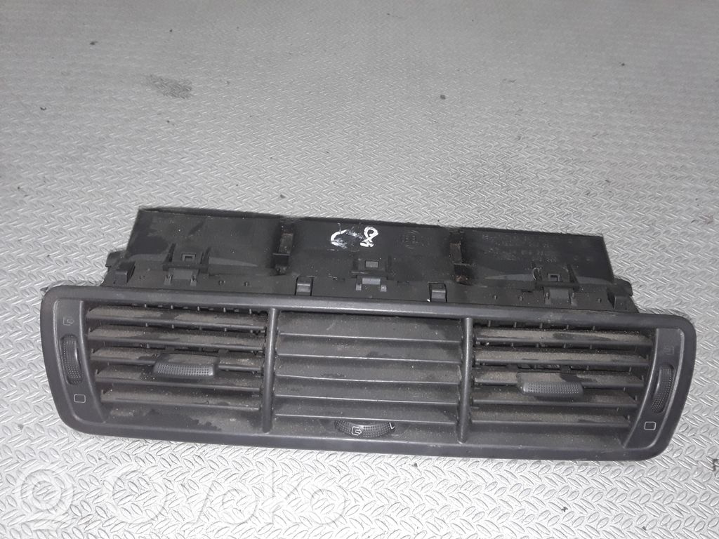 Grille d'aération centrale   1484107077C,1491965077