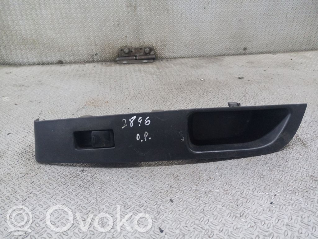Electric window control switch   80960AX100
