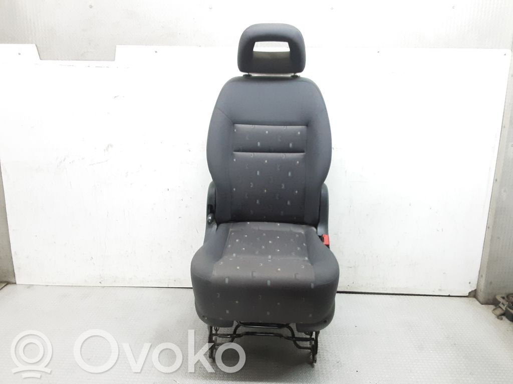 Takaistuin   123456789B