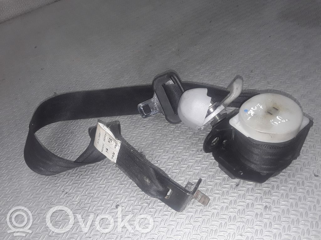 Mazda 5 Takaistuimen turvavyö 