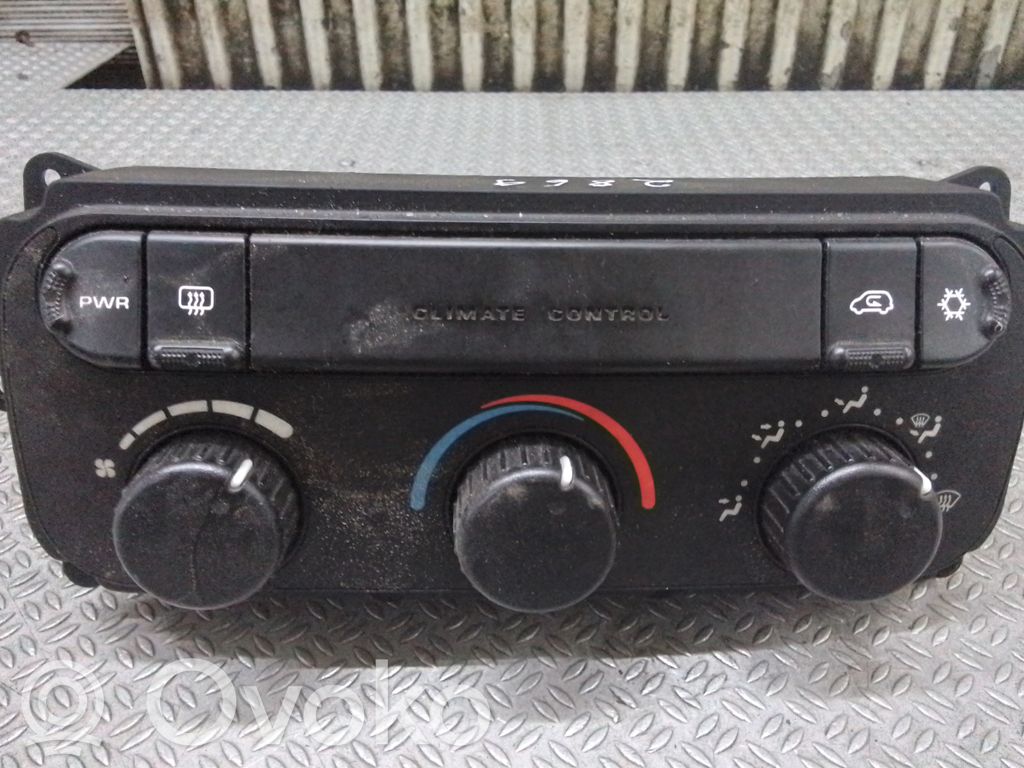 Chrysler Voyager Panel klimatyzacji 