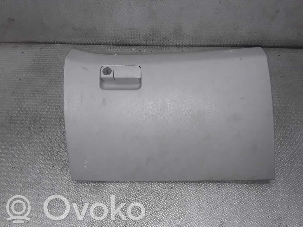 KIA Cerato Hansikaslokeron kannen suoja 