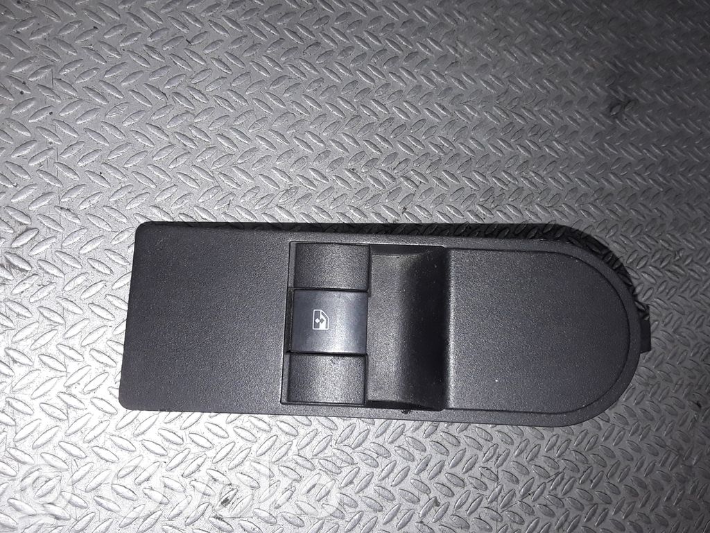 Opel Astra H Electric window control switch 