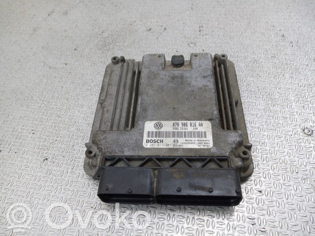 Volkswagen Touareg I Unitate/modul de control motor 