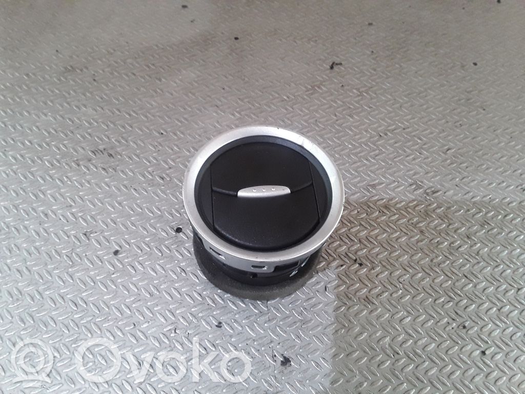Ford Fiesta Dashboard side air vent grill/cover trim 