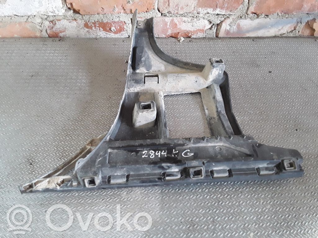 Volvo V70 Takapuskurin kannake 