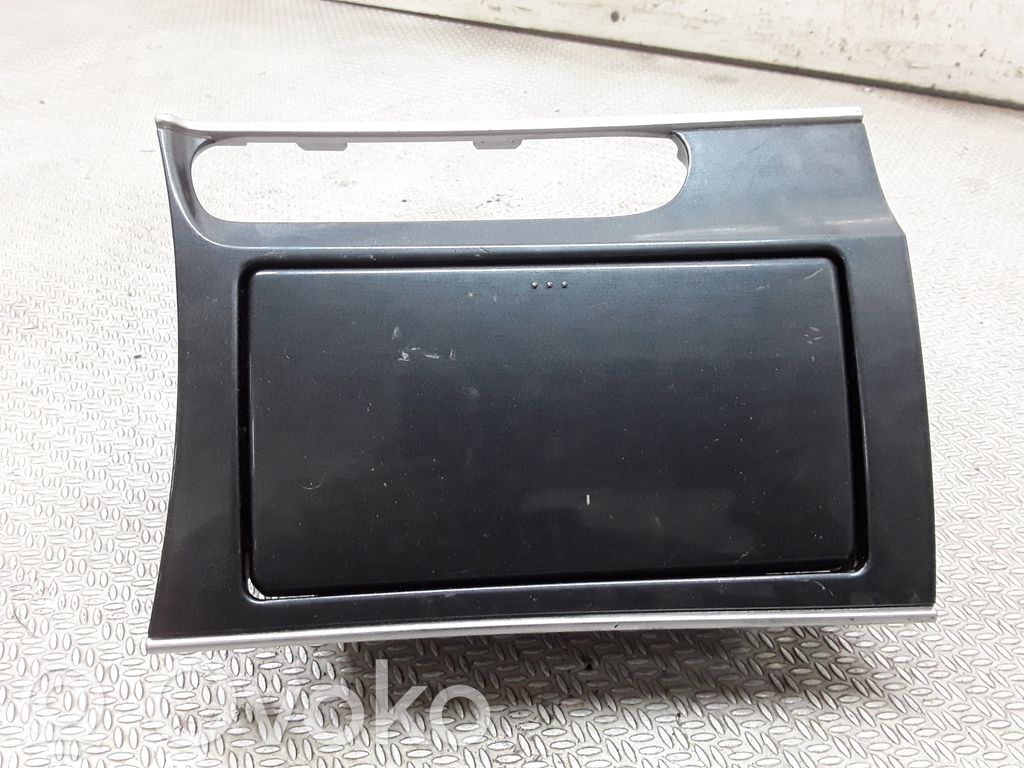 Mazda 6 Cup holder front 