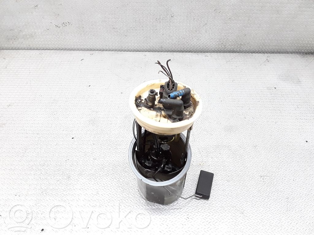 Volkswagen Touran I Bomba interna de combustible 