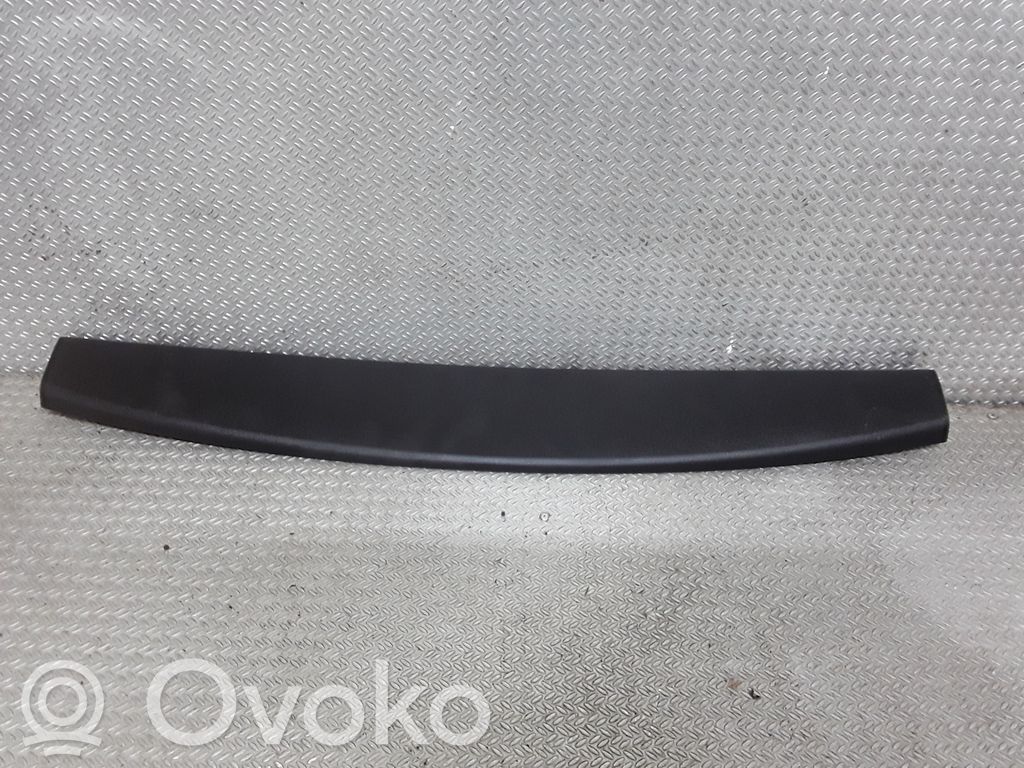 Muu vararenkaan verhoilun elementti   EG2168930