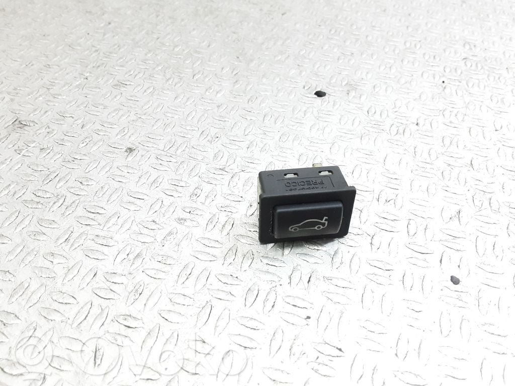 BMW 5 F10 F11 Tailgate opening switch 