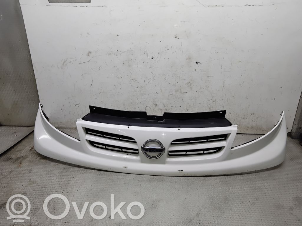 Nissan Primastar Etupuskurin ylempi jäähdytinsäleikkö 