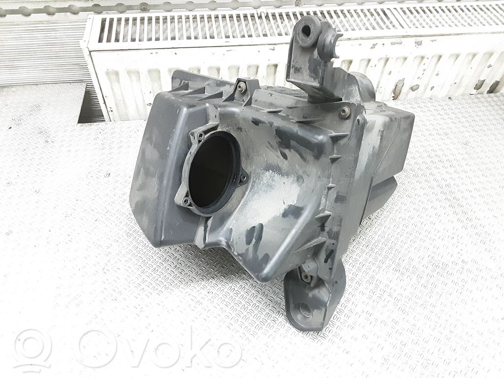 Mazda 3 I Air filter box 
